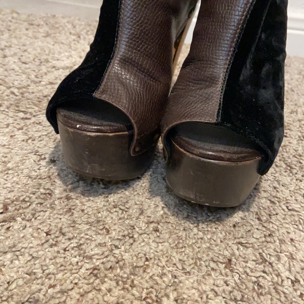 Authentic fendi platforms 💸💸💸 price drop - Picture 7 of 8